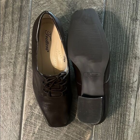 Vintage Trotters Brown Leather Granny Shoes 1.5” block heel, square toe. - Picture 5 of 5